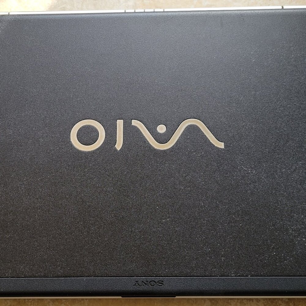 Sony VAIO PCG-6QYP Notebook Computer, Korean Version - Picture 2 of 15